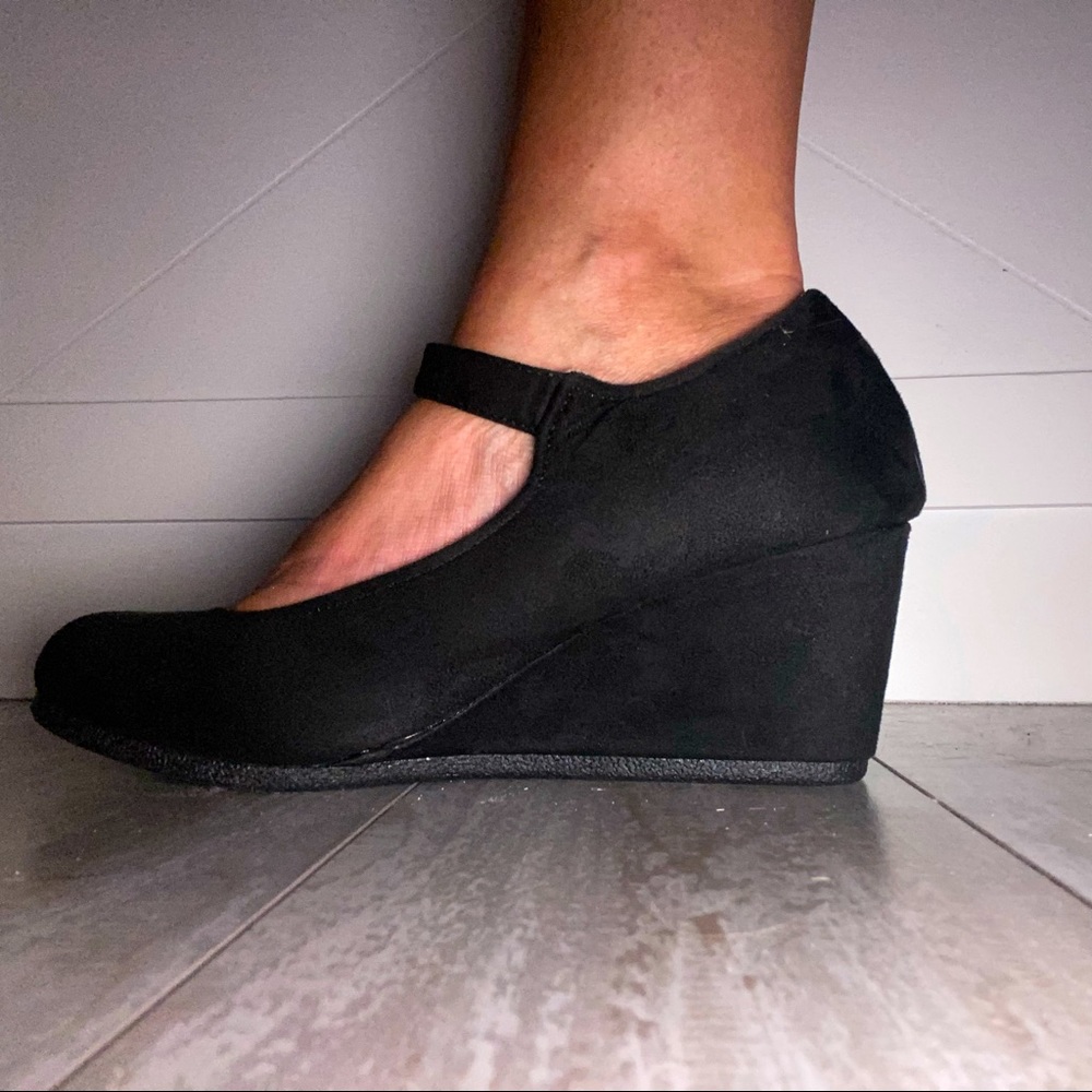 Black Suede Mary Jane Wedge Heel sz 7 1/2 * New